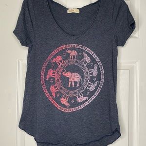 PRICE DROP Hollister Elephant Tee 🐘